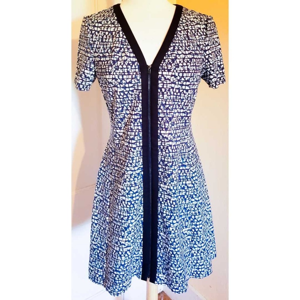 ❤️ Tory Burch | Geometric Zip Front Dress